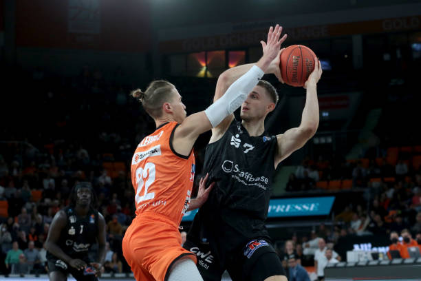 门和3次射 门和3次射