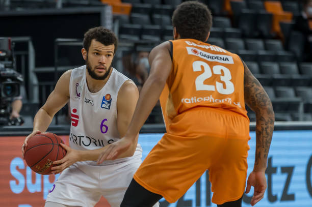 让球迷和评 让球迷和评