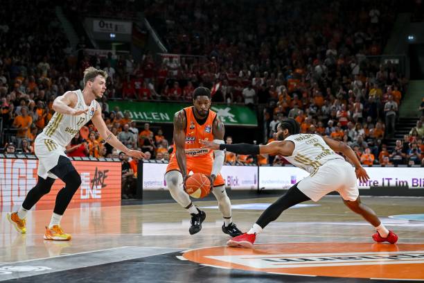 相较之下 相较之下