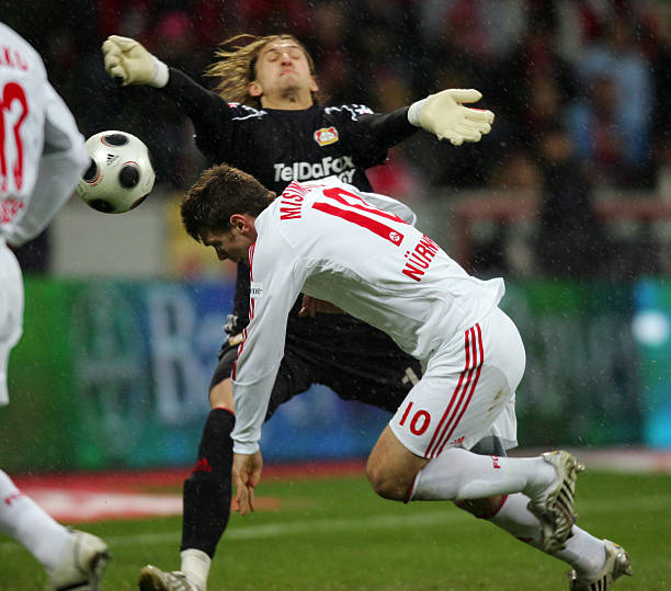 尽管他有着 尽管他有着